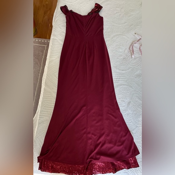 Marina Stylish floor length evening gown.Size 10. - Picture 11 of 16